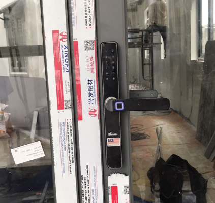 Khóa vân tay lắp cho cửa nhôm xingfa