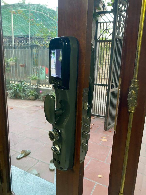 khóa cửa thông minh có camera giải quyết tình trạng quên khóa cửa