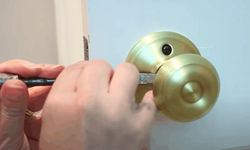 Gắn tấm chắn mới