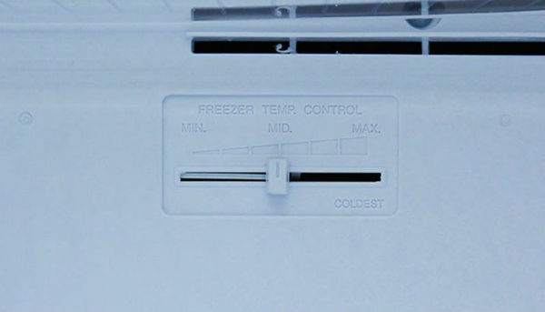 Tại sao tủ lạnh có 2 nút điều chỉnh nhiệt độ ? | MIN, MAX 2 Nút phân phối gió dùng để phân chia luồng gió xuống mỗi ngăn bên trong tủ