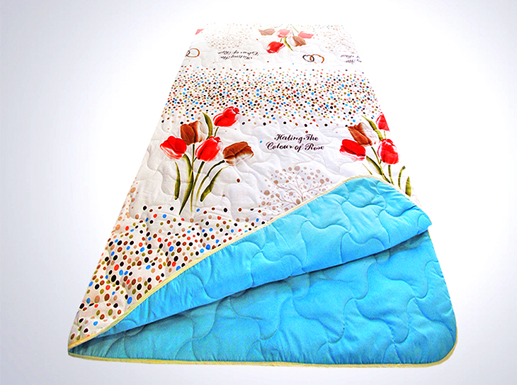 Gắp chăn thành một phần sáu theo chiều dài