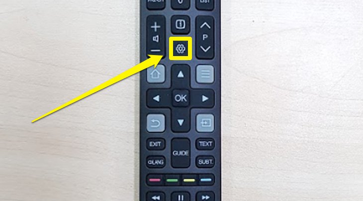Chọn Cài đặt ( hình răng cưa ) trên remote 
