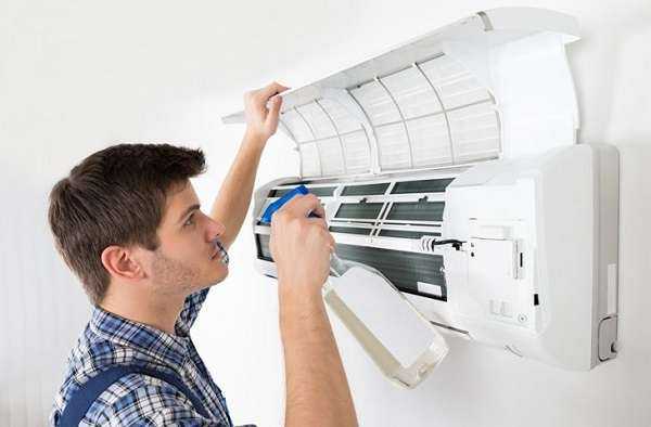 Phải cẩn thận khi vệ sinh máy máy điều hòa Toshiba