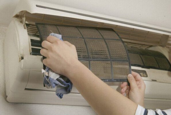 1.7. Do điều hòa Midea nhà bạn quá bẩn