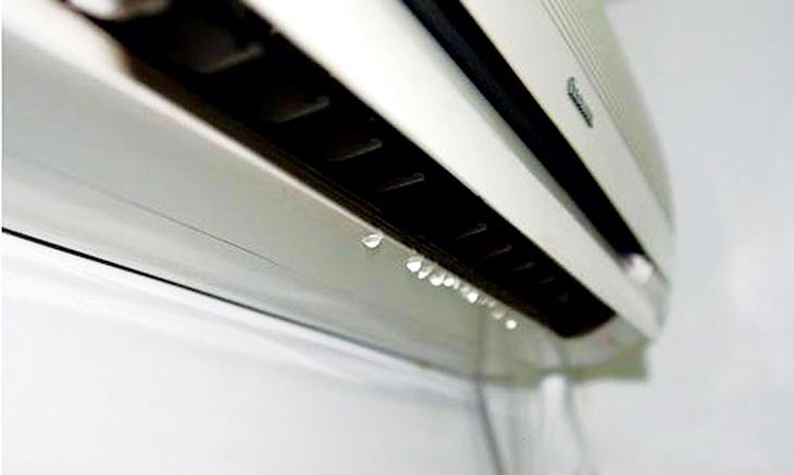 máy lạnh có mùi hôi do nước động trong chảo nhỏ giọt 