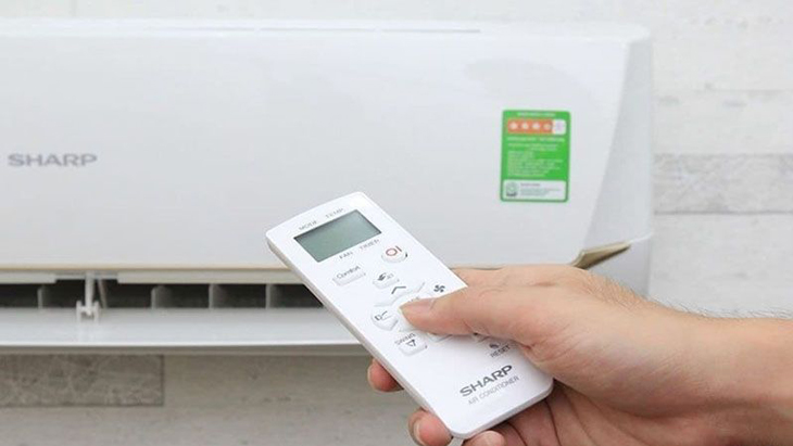Cách hẹn giờ tắt máy lạnh Sharp 