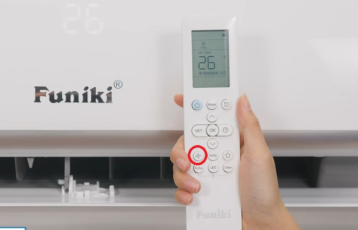 Cách sử dụng điều khiển điều hòa Funiki chi tiết【Từ A đến Z】 8 Sử dụng điều khiển điều hòa Funiki - Cách cài đặt chế độ quạt gió