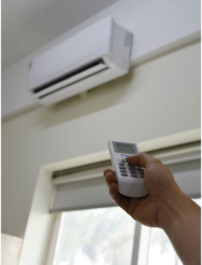 2. Hướng dẫn các bước bật tắt điều hoà Hoà Phát