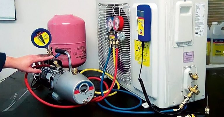 4. Hút chân không khi nạp khí gas cho điều hòa