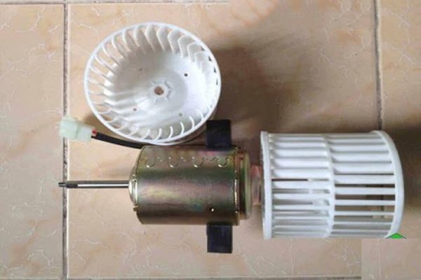 1. Quạt dàn lạnh không chạy