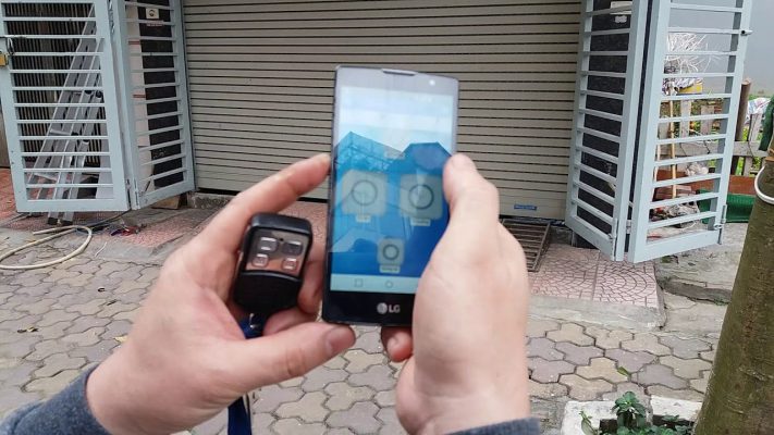 Điều khiển cửa cuốn bằng điện thoại thông qua wifi