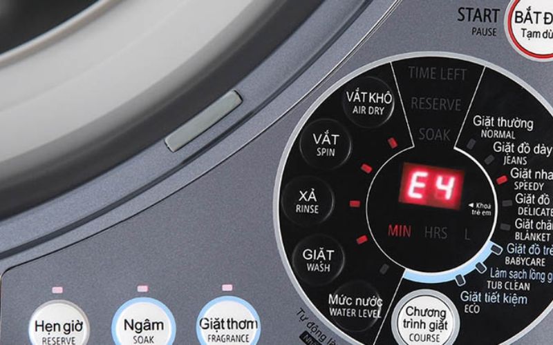 Lỗi E4 máy giặt Sharp. Nguyên nhân và cách khắc phục 1 Máy giặt Sharp báo lỗi E4 là gì?