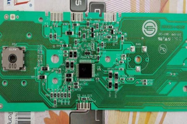 Nguyên nhân lỗi máy sấy quần áo Samsung không nóng 4 Bo mạch máy sấy quần áo Samsung đang gặp vấn đề