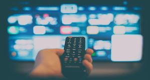 điều khiển TV thông minh