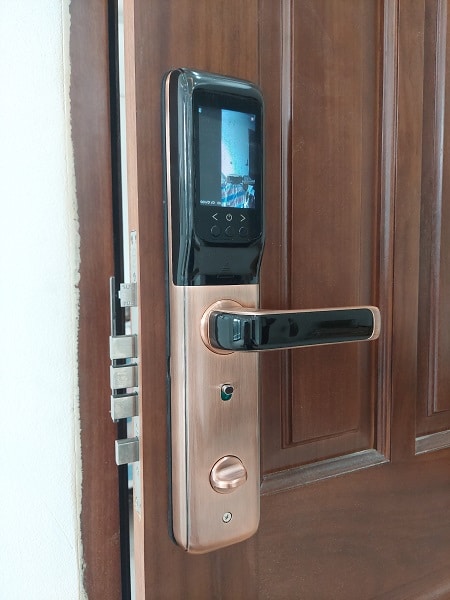 Cấu tạo của khóa cửa thông minh có camera