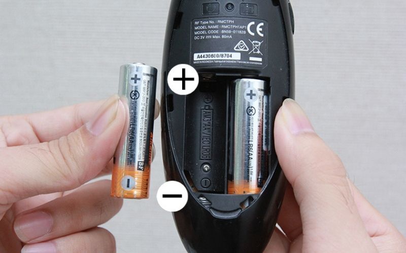 Do điều khiển tivi LG hỏng hoặc hết pin