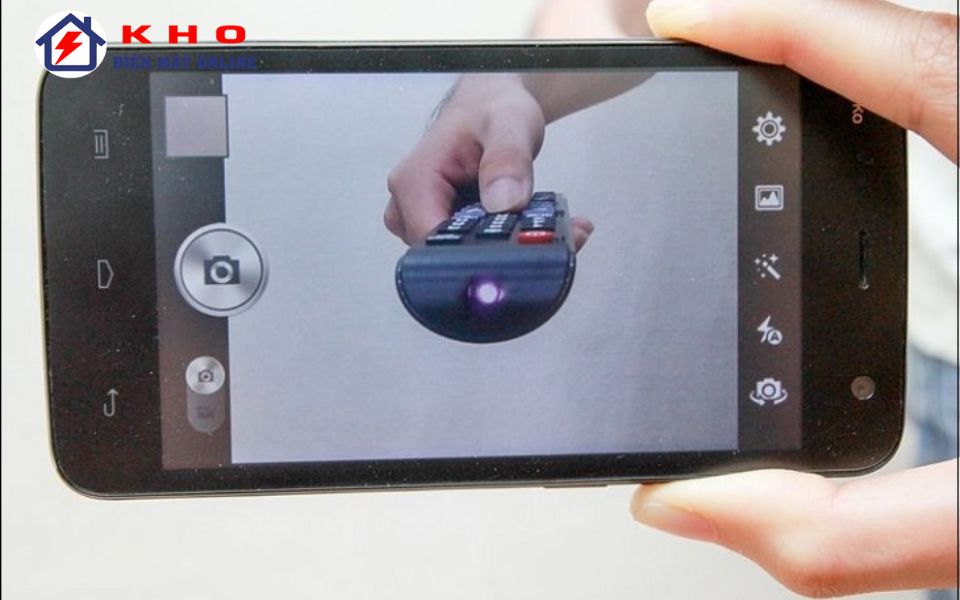 Dùng điện thoại kiểm tra Remote hồng ngoại còn điều khiển tốt không