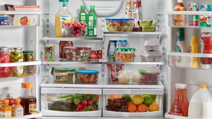 Tủ lạnh Casper có mùi hôi. Nguyên nhân và cách khắc phục 4 Để quá nhiều đồ vào trong tủ lạnh